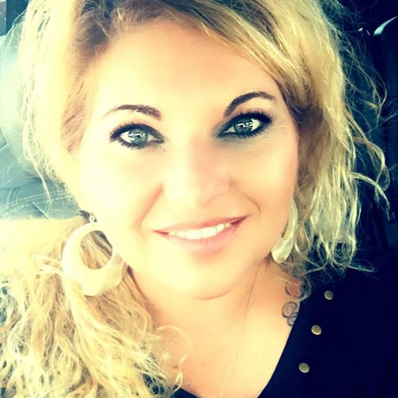 Meet your Posher, Jessica - Picture 1 of 1